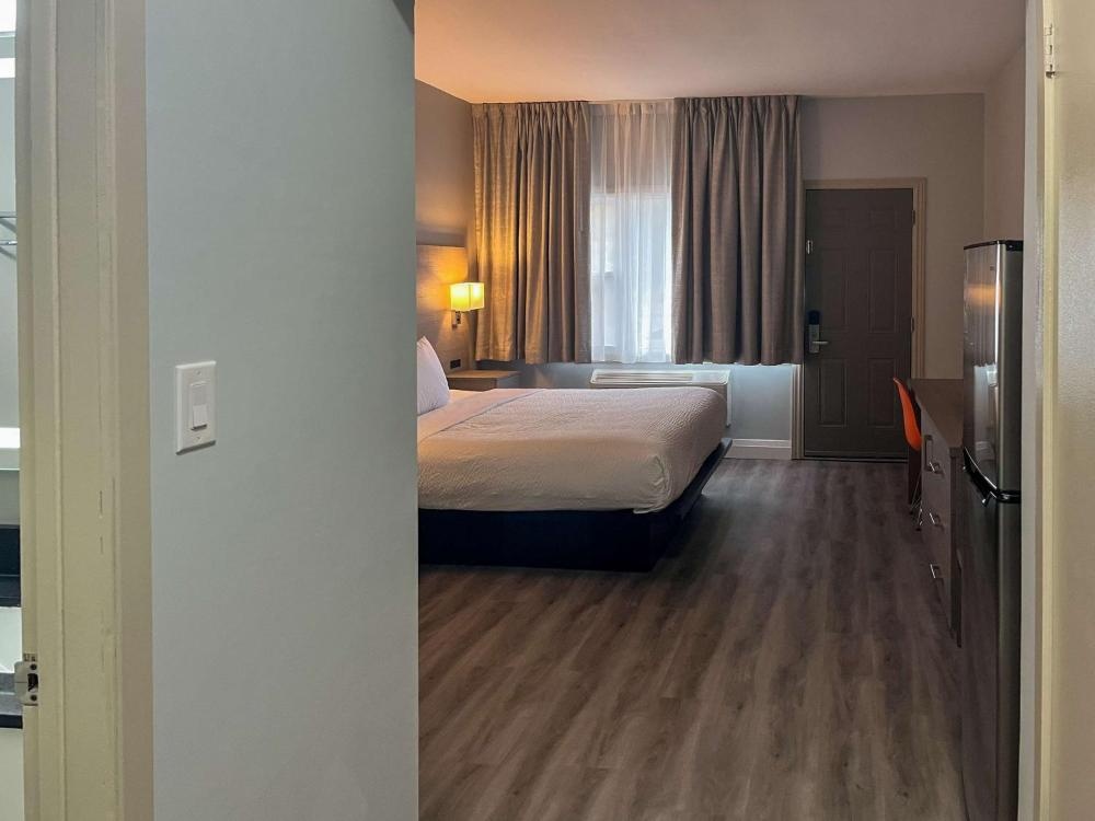 Motel 6 Sault Ste. Marie, ON